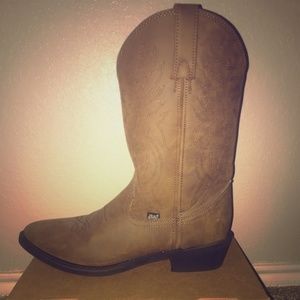 Men’s NWOT Justin Boots Size 11